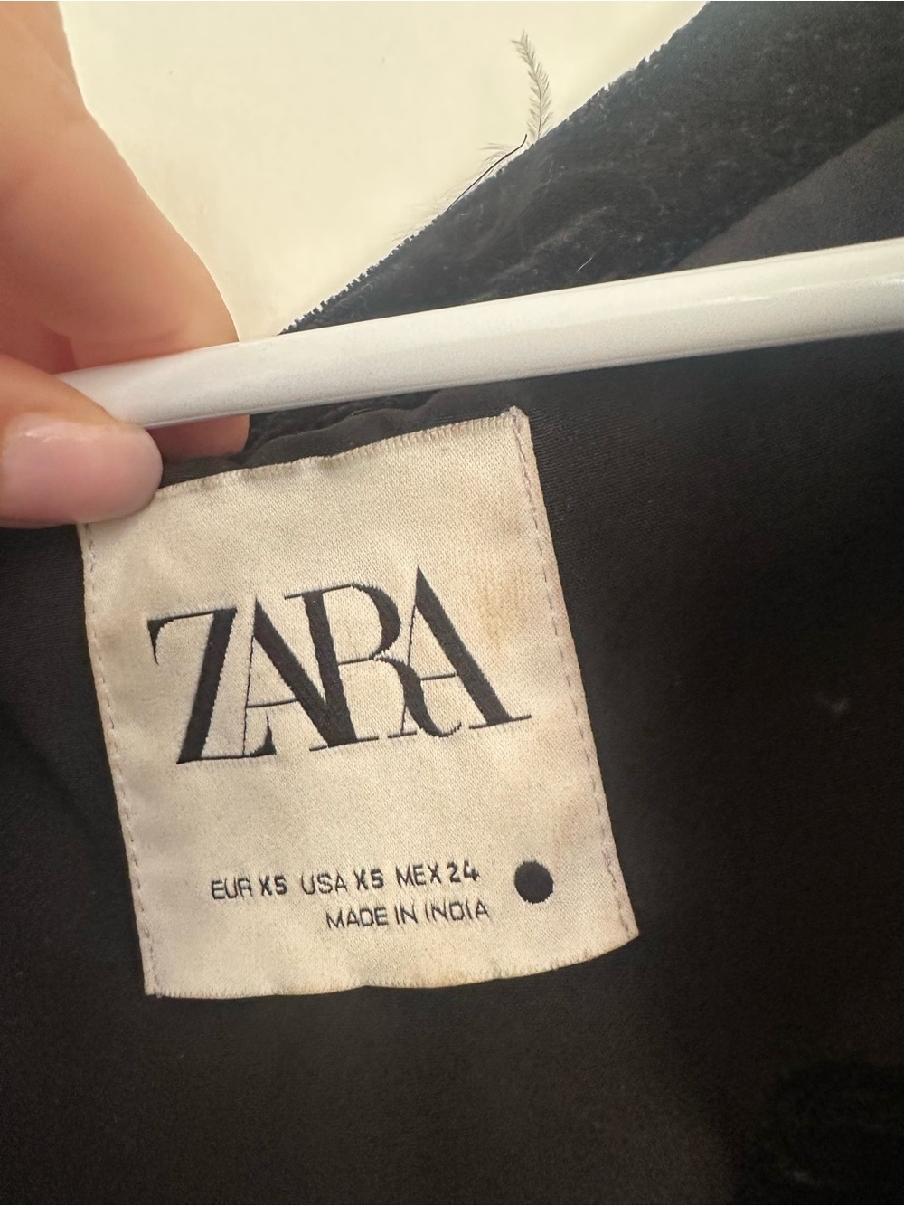 Zara Black Velvet Embroidered Cropped Jacket with Sheer Metallic-Striped Sleeves - Picture 5 of 6